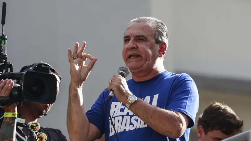 Por que Moraes proibiu Silas Malafaia de falar com Bolsonaro e sair do Brasil