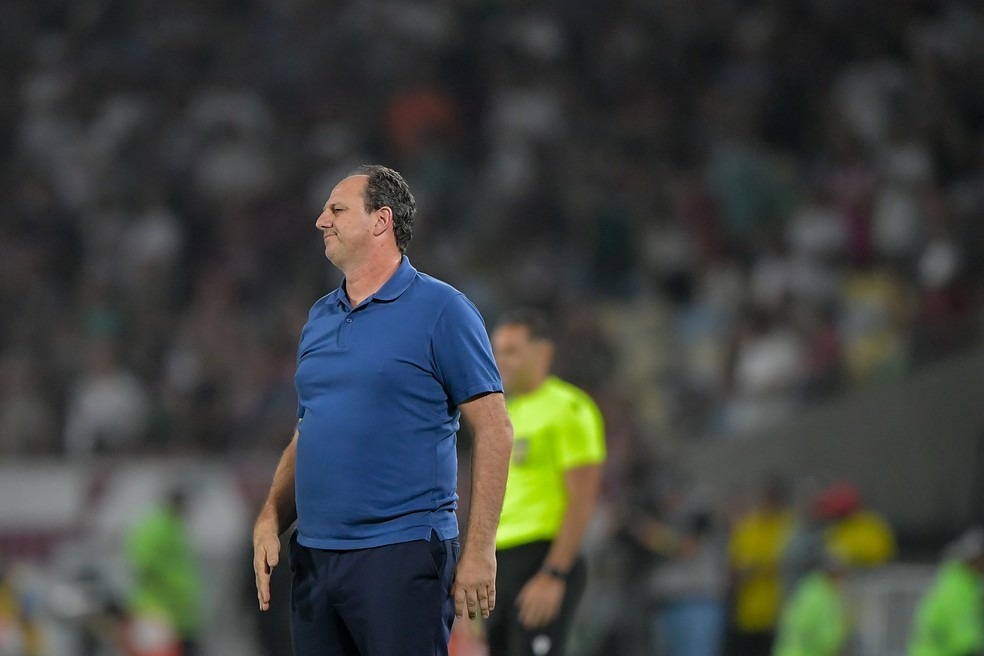 Rogério Ceni detona atuação do Bahia contra o Fluminense e cita clima após eliminação: "Uma m....."