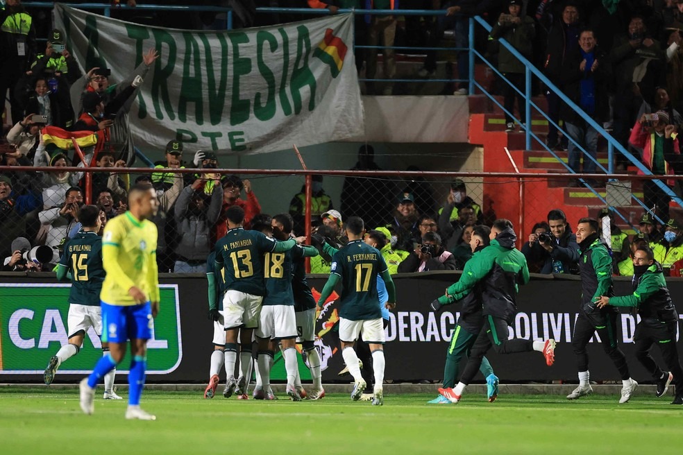 Análise: derrota na altitude é menor dos problemas de Seleção com nove meses para conquistar o torcedor