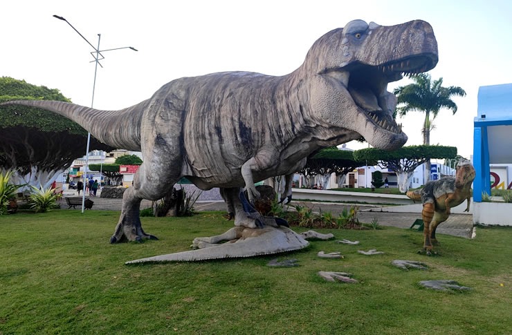 Vale do Jiquiriçá: Conheça Santa Inês, famosa pelos seus dinossauros; esculturas gigantes das espécies pré-históricas atraem visitantes no interior da Bahia