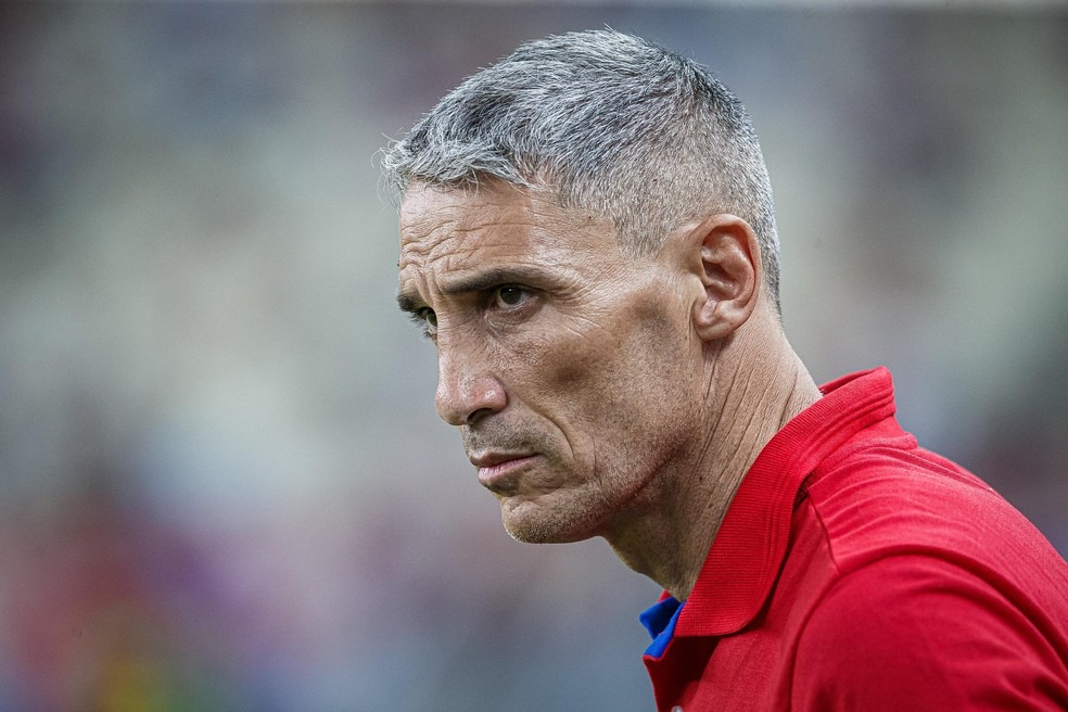 Vojvoda aceita proposta e será o novo técnico do Santos